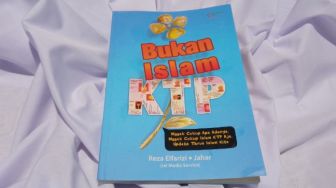 Ulasan Buku Bukan Islam KTP, Mencoba Mengenali Islam Lebih Dekat