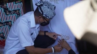 Gerakkan Ekonomi Masyarakat, Sandiaga Ingin Batik Banyuwangi Miliki Daya Saing