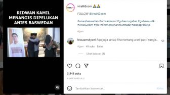 Disamping Foto Eril, Ridwan Kamil Menangis Dipelukan Anies Baswedan