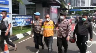 Beraksi di Bus Transjakarta, Polisi Tangkap Pencopet Bersenjata Tajam di Halte Semanggi