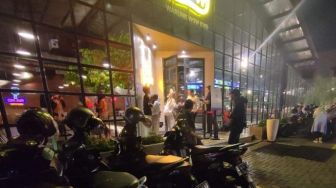 Viral Sejumlah Pria Bermesraan di Kafe Wow, Pemilik: Ini yang Kedua dengan Oknum yang Sama