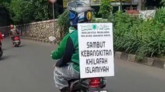 Pimpinan Khilafatul Muslimin Abdul Qadir Hasan Baraja Ditangkap Polisi di Lampung