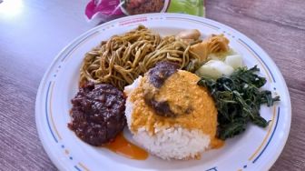 Beli Nasi Rendang di Restoran Sederhana, Bisa Dapat Mi Rendang Sehat Gratis!