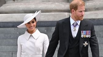 Istana Buckingham Tidak Berkomentar Soal Dokumenter Harry dan Meghan di Netflix