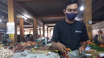 Harga Cabai Tembus Rp95 Ribu Per Kilo, Pelanggan di Pasar Beringharjo Pilih Tak Beli