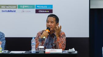 Direktur Utama PT Arkadia Digital Media Tbk Suwarjono saat Rapat Umum Pemegang Saham (RUPS) di Jambuluwuk Thamrin Hotel, Jakarta, Rabu (8/6/2022). [Suara.com/Alfian Winanto]