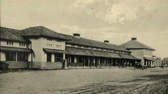 Mengenal Stasiun Manggarai: Stasiun Paling Sibuk di Indonesia Sejak 1918-an!