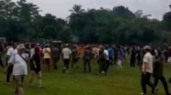 Viral, Sepak Bola Piala Bupati Bogor U-19 Berakhir Ricuh, Polisi Hingga TNI Turun Tangan