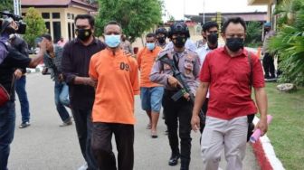 Polisi Tangkap Kepala Sekolah Penganiaya Guru di Kupang