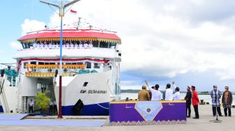 Resmikan Tiga Pelabuhan Penyeberangan dan Satu KMP di Wakatobi, Jokowi: Siap Melayani Masyarakat