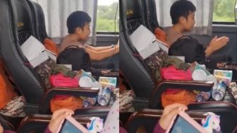 Salat di Dalam Bus, Bocah Laki-laki Ini Bikin Warganet Salut