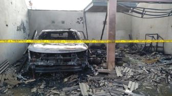 Kebakaran Saat Galungan di Mengwi, Mobil Pajero di Dalam Garase Hangus