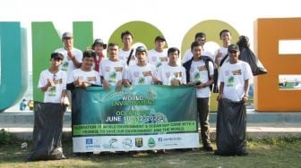 Peringati Hari Lingkungan, Jamkrindo Berkolaborasi Lakukan Aksi Bersih-bersih Pantai