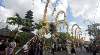 Jadi Simbol Adat, Begini Makna Penjor bagi Masyarakat Bali