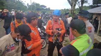 Tim SAR Gabungan Lanjut Cari Tiga Remaja Hanyut Terseret Arus Sungai