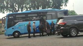 Jelang Kedatangan Jenazah Eril, Atalia Praratya Tiba di Soetta dan Berpakaian Serba Hitam