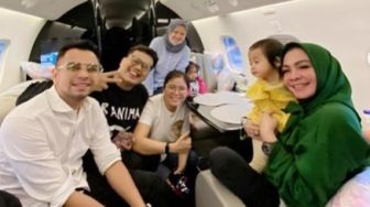 Raffi Ahmad Baru Ajak Ibu Nagita Slavina Naik Jet Pribadi, Kena Sentil Netizen