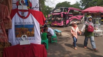 Pedagang Asongan Mengadu ke Ganjar Pranowo, Mereka Mengaku Dilarang Jualan di dalam Kompleks Candi Borobudur