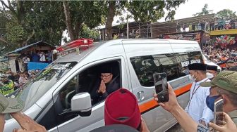 Kemudikan Ambulans untuk Emmeril Kahn Mumtadz, Pengemudi Ini Memaknai Besarnya Rasa Sayang Seorang Ayah