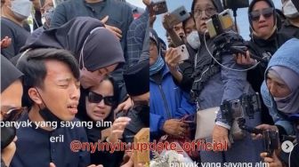 Parah! Tangis Keluarga Ridwan Kamil di Makam Eril Dijadikan Konten, Netizen: Nggak Punya Adab