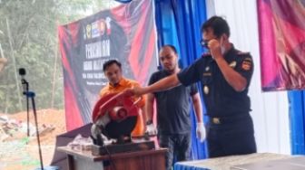 Bea Cukai Tanjungpinang Gerinda Macbook, Sekuter Listrik dan Sejumlah HP: Kerugian Negara Lebih dari Rp1 M