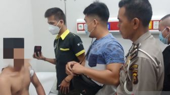 Terungkap! Dua Pria Baku Hantam Hingga Ditikam Sajam di PS Mall Palembang Karena Surat Perjanjian