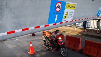Terlalu Rendah, Girder Kereta Cepat Nyaris Sundul Pengendara di Bekasi