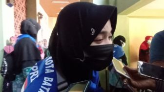 Anna Nurahman Asyifa Jadi Jamaah Calon Haji Termuda dari Kepri, Gantikan Ayah karena Meninggal