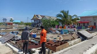 Puting Beliung Porak Porandakan 38 Rumah di Kepulauan Tanakeke Sulsel