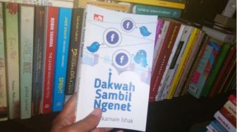 Dakwah Efektif Era Digital, Ulasan Buku Dakwah Sambil Ngenet