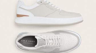 8 Cara Merawat Sepatu Sneakers Biar Awet dan Nggak Cepat Bau