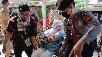 Calon Jemaah Kloter Pertama Embarkasi Makassar Masuk Asrama Haji Sudiang