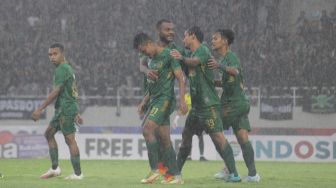 Potret Duel Seru PSS Sleman Kalahkan Persita Tangerang di Piala Presiden 2022
