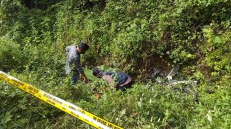 Mayat Pria Tergeletak di Parit Tepi Hutan Jembul Mojokerto, Diduga Korban Kecelakaan