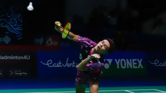 Pebulu tangkis ganda putra Indonesia Fajar Alfian dan Muhammad Rian Ardianto saat bertanding melawan ganda putra China Liu Yu Chen dan Ou Xuan Yi dalam babak 8 besar East Ventures Indonesia Open 2022 di Istora Senayan, Jakarta Pusat, Jumat (17/6/2022). [Suara.com/Alfian Winanto]