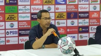 Persebaya Dihabisi di GBLA, Aji Santoso: Selamat untuk Persib Bandung