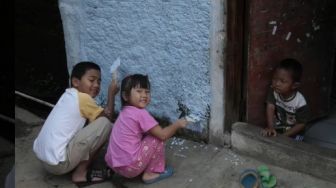 Ridwan Kamil Unggah Foto Eril dan Zara Kecil saat Ikut Ayah Mengecat Rumah Warga Miskin
