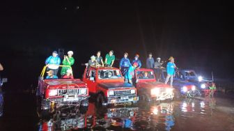 Sukses Bikin Berdebar, Rasakan Serunya Naik Jeep Wisata Glagah Super Menantang di Kulonprogo