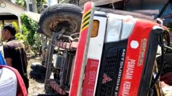 Mobil Damkar Tabrakan Beruntun saat ke Lokasi Kebakaran di Daan Mogot, 2 Petugas Patah Tulang