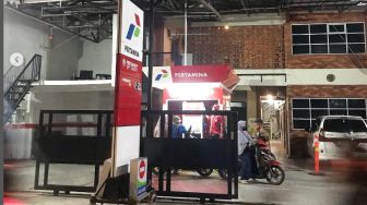 Viral! SPBU Pertamina Ini Terletak di Halaman Rumah Warga, Publik: Juragan Angkot Kali tuh