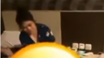 Viral Video Cewek Dikeroyok dan Ditelanjangi Sejumlah Wanita di Hotel sampai Telanjang Dada