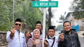 6 Momen Penamaan Jalan Mpok Nori di Jakarta, Keluarga Ungkap Rasa Terima Kasih ke Anies Baswedan