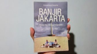 Ulasan Buku Banjir Jakarta: Persoalan Bencana yang Tak Kunjung Usai