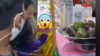 Viral! Bocah Ini Acungkan Jari Tengah Kepada Penjual Kaki Lima, Warganet: Pentingnya Mengajarkan Sopan Santun