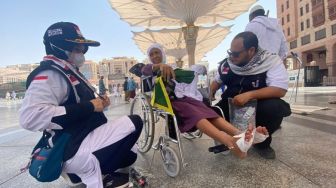 Ada Layanan Jasa Resmi Pendorong Kursi Roda di Masjidil Haram Bagi Jemaah untuk Tawaf dan Sa'i