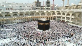 Jemaah Haji Indonesia Dihimbau Tak Paksakan Diri Sholat di Masjidil Haram, Ini Alasannya