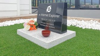 Peringati RIP Internet Explorer: Insinyur Software Korea Bikin Nisan Senilai Hampir Rp 5 Juta