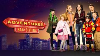 Sinopsis Film Adventures In Babysitting: Petualangan Memperbaiki Kekacauan