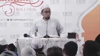 Gus Miftah Tanya Sejak Kapan Rendang Punya Agama, Ustaz Adi Hidayat Beri Jawaban Soal Adat Minang