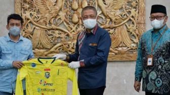 Tim Futsal Kancil BBK Pontianak Menerima Bantuan Dana Pembinaan dari Bank Kalbar